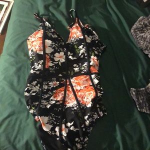 One piece swim suit